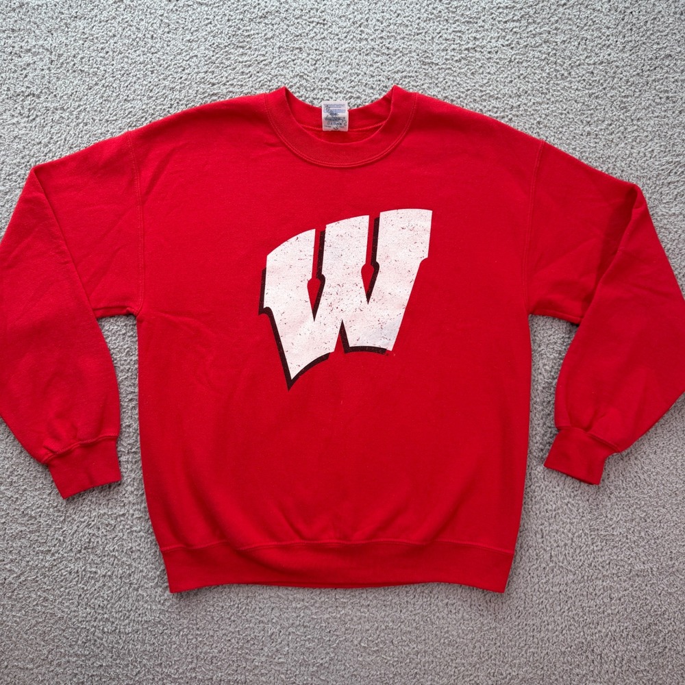 Wisconsin Badgers Red Crewneck Sweatshirt Mens M W Logo Madison NCAA Football